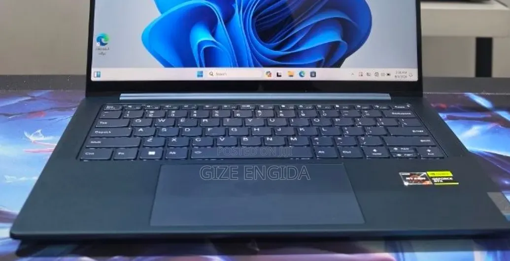 New Laptop Lenovo Yoga 7i 16GB AMD Ryzen 7 SSD 512GB
