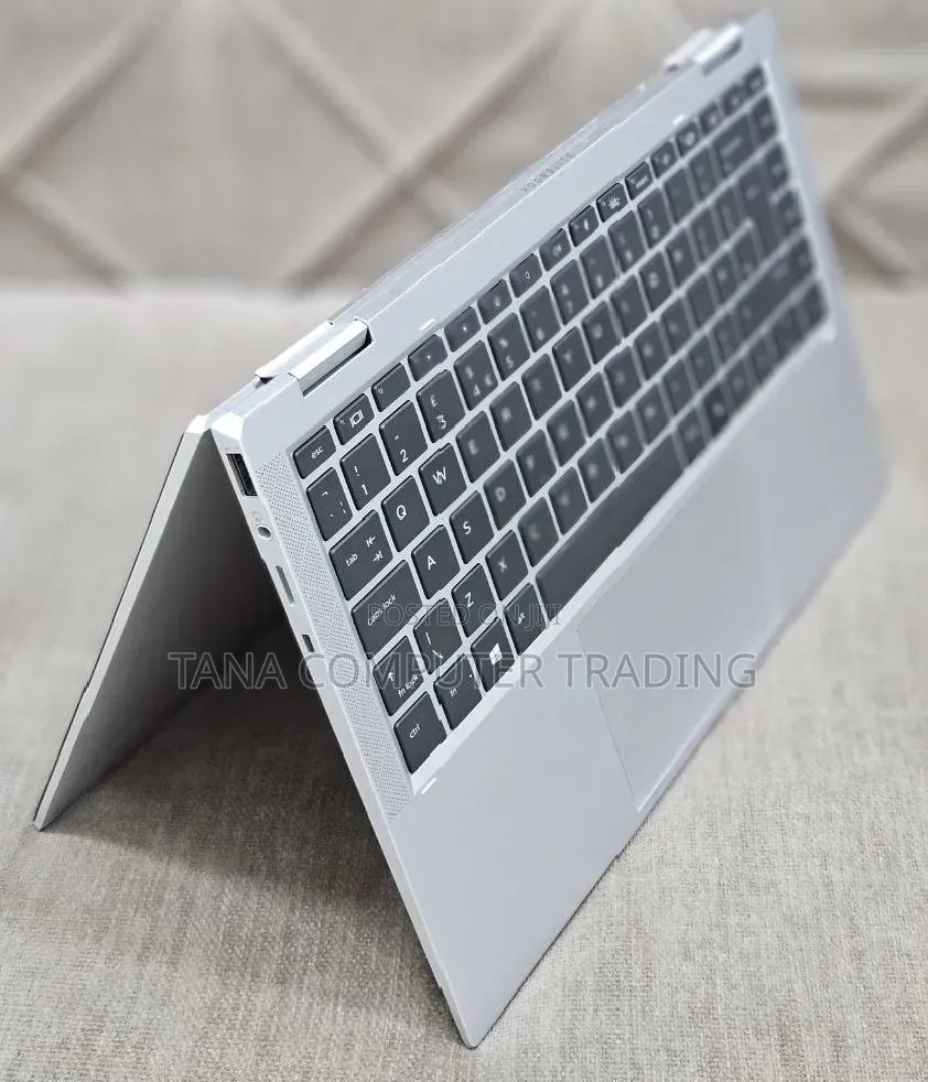 New Laptop HP EliteBook 1040 G8 16GB Intel Core i7 SSD 512GB