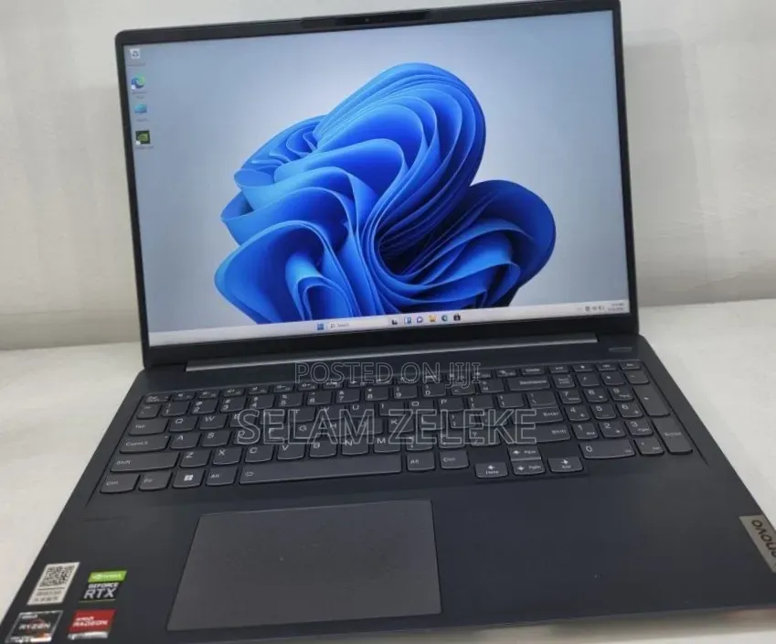 New Laptop Lenovo 16GB AMD Ryzen 7 SSD 512GB