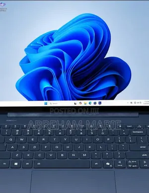 New Laptop Lenovo Yoga 9i 32GB Intel Core Ultra 7 SSD 1T
