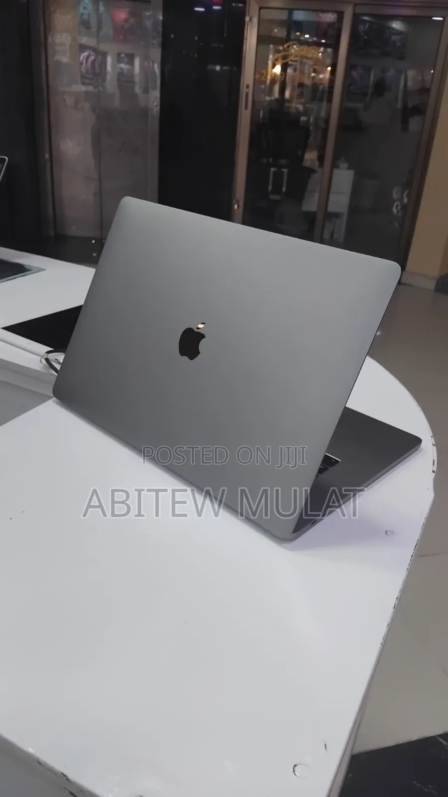 New Laptop Apple MacBook Pro 2017 16GB Intel Core i7 SSD 512GB