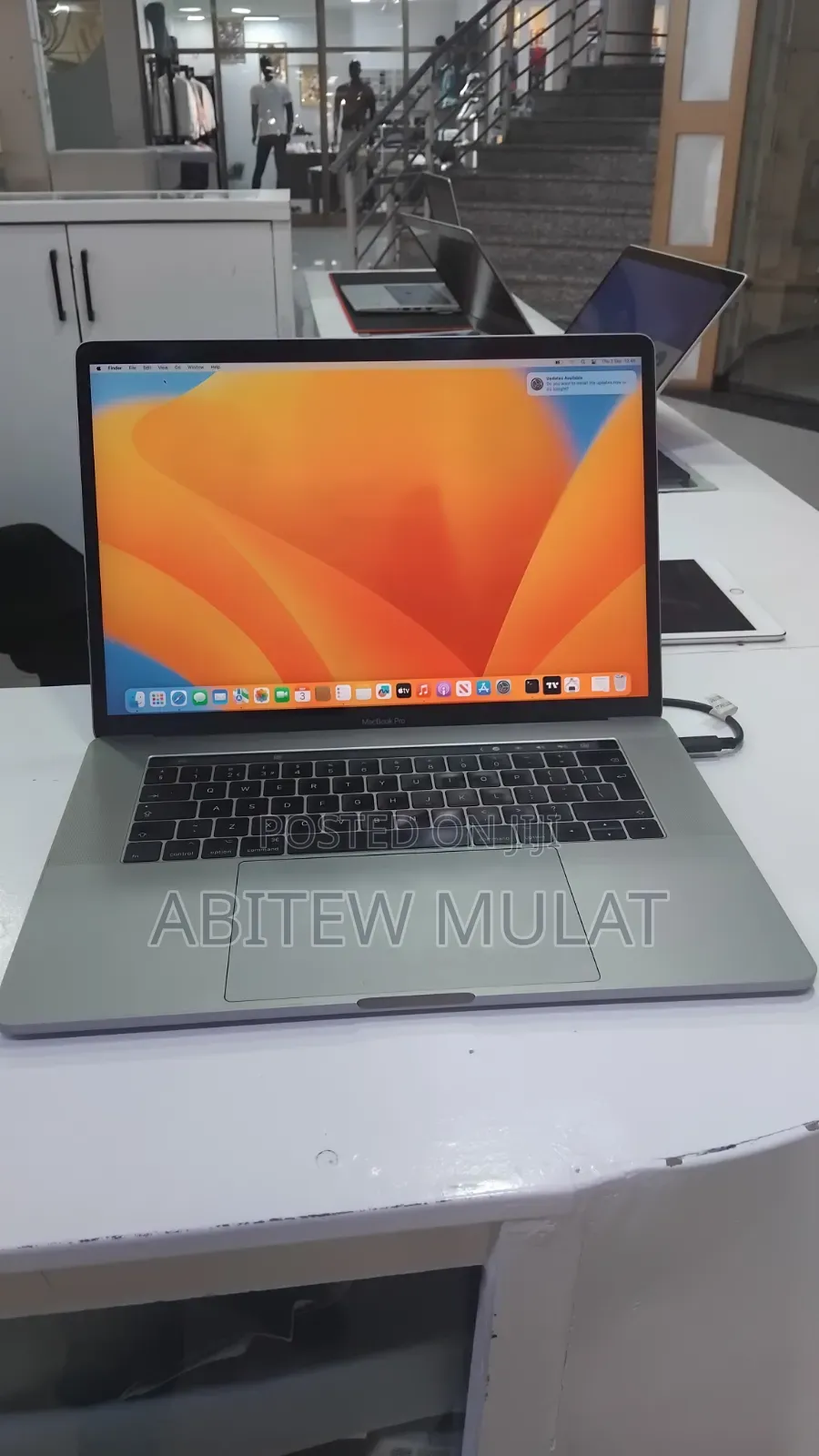 New Laptop Apple MacBook Pro 2017 16GB Intel Core i7 SSD 512GB