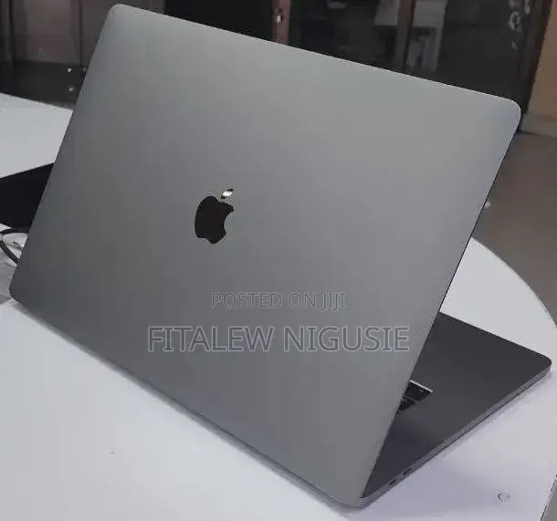 New Laptop Apple MacBook Pro 2017 16GB Intel Core i7 SSD 512GB