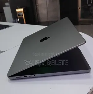 New Laptop Apple MacBook Pro 32GB Apple M1 Max SSD 1T