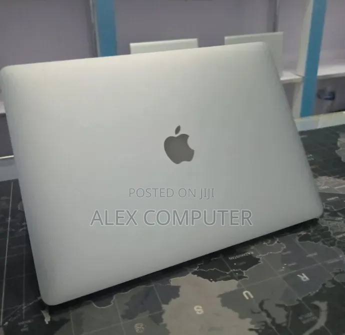 New Laptop Apple MacBook Pro 2020 8GB Apple M1 SSD 512GB