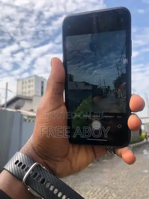 Apple iPhone XR 64 GB Black