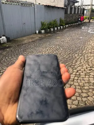 Apple iPhone XR 64 GB Black
