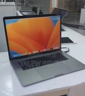 New Laptop Apple MacBook Pro 2017 16GB Intel Core i7 SSD 512GB