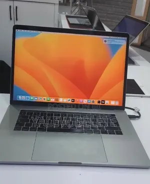 New Laptop Apple MacBook Pro 2017 16GB Intel Core i7 SSD 512GB