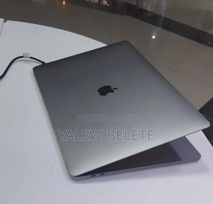 New Laptop Apple MacBook Pro 2017 16GB Intel Core i7 SSD 512GB