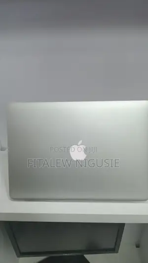 New Laptop Apple MacBook Air 2017 8GB Intel Core i5 SSD 128GB