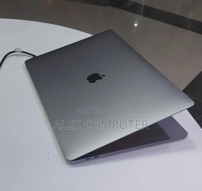 New Laptop Apple MacBook Pro 2017 16GB Intel Core i7 SSD 512GB