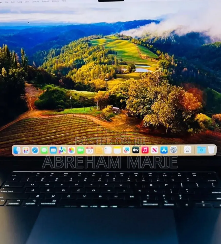 New Laptop Apple MacBook Air 2024 M3 8GB Apple M3 SSD 256GB
