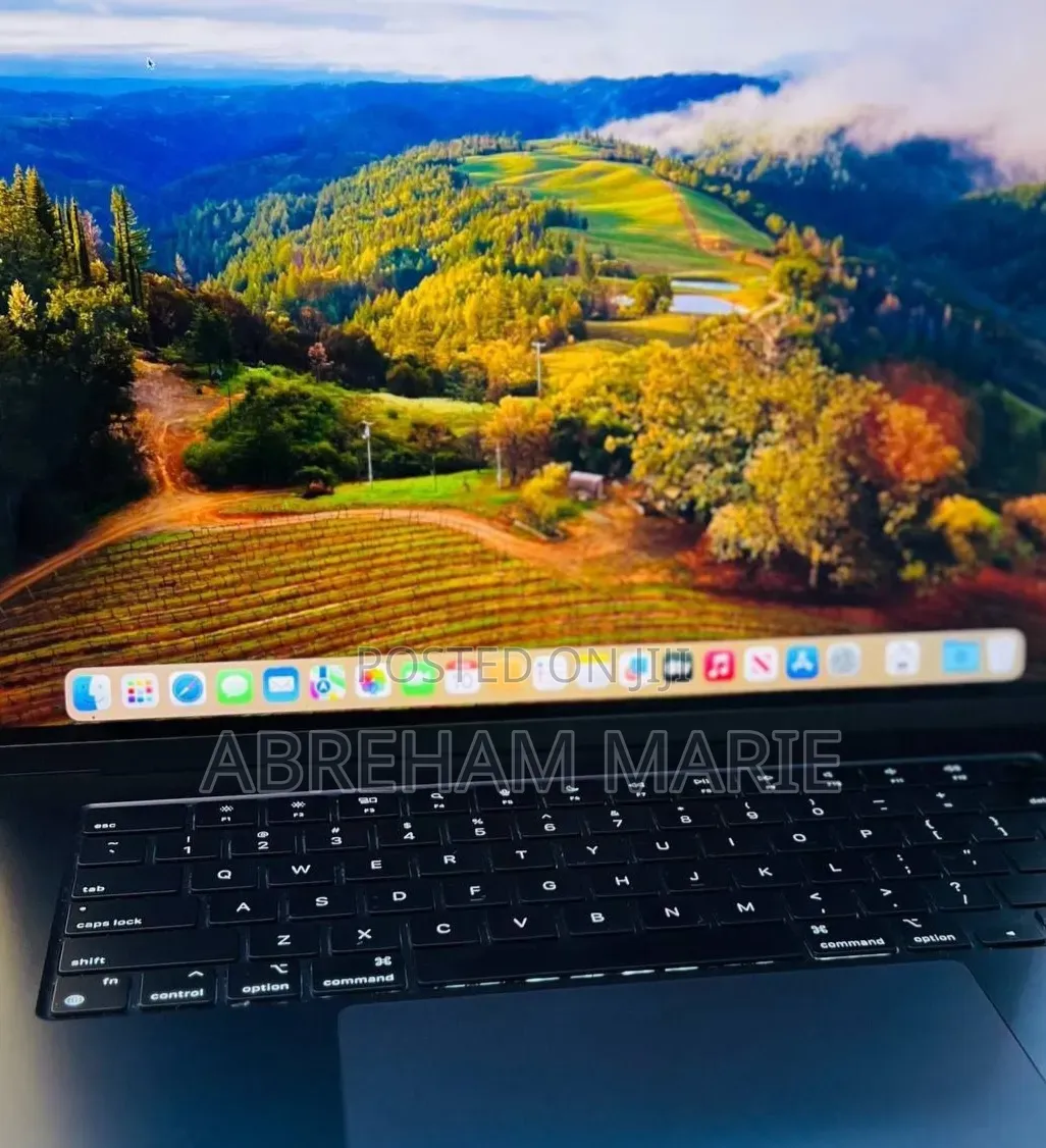 New Laptop Apple MacBook Air 2024 M3 8GB Apple M3 SSD 256GB