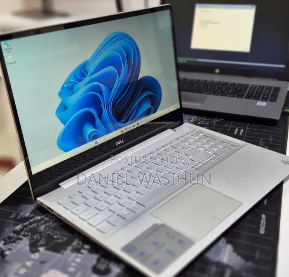 New Laptop Dell Inspiron 15 8GB Intel Core i5 SSD 256GB