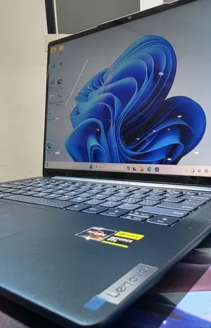 New Laptop Lenovo 16GB AMD Ryzen 7 SSD 512GB