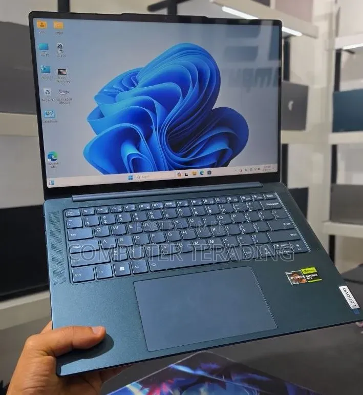 New Laptop Lenovo 16GB AMD Ryzen 7 SSD 512GB