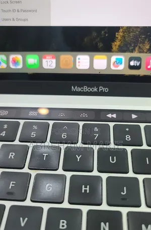 New Laptop Apple MacBook Pro 2021 M1 8GB Apple M1 Pro SSD 256GB