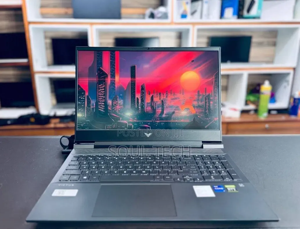 New Laptop HP Victus 16 16GB Intel Core i7 SSD 512GB