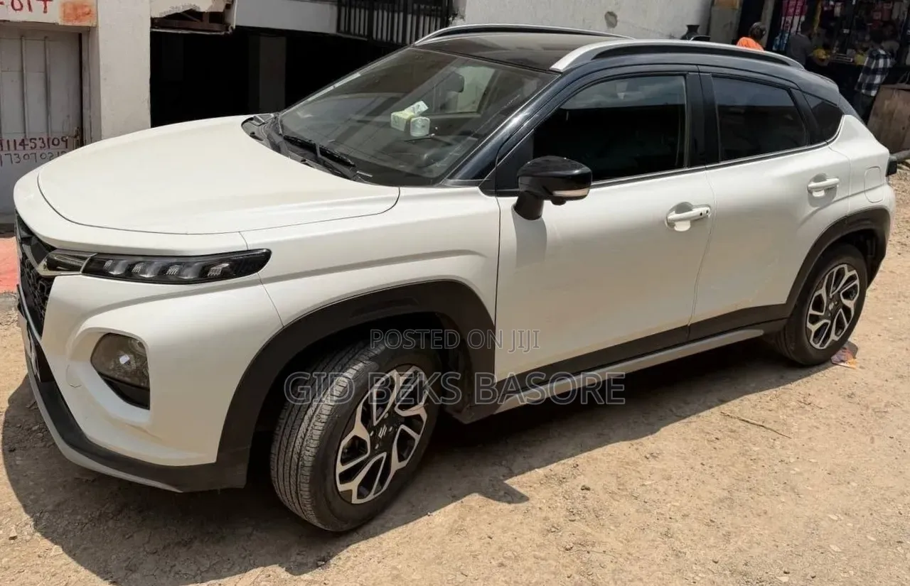 Suzuki Fronx 2025 White