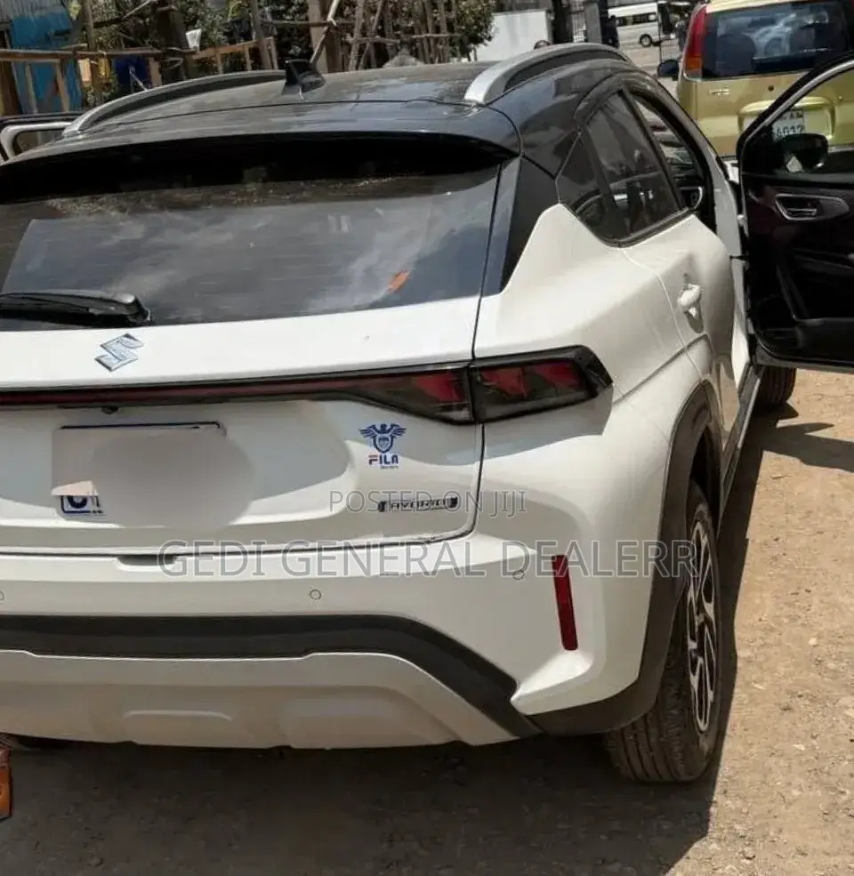 Suzuki Fronx 2025 White