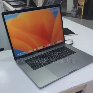 New Laptop Apple MacBook Pro 2017 16GB Intel Core i7 SSD 512GB