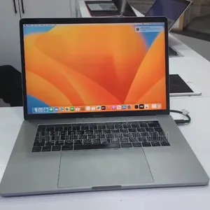 New Laptop Apple MacBook Pro 2017 16GB Intel Core i7 SSD 512GB