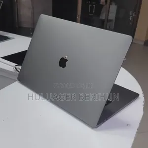 New Laptop Apple MacBook Pro 2017 16GB Intel Core i7 SSD 512GB