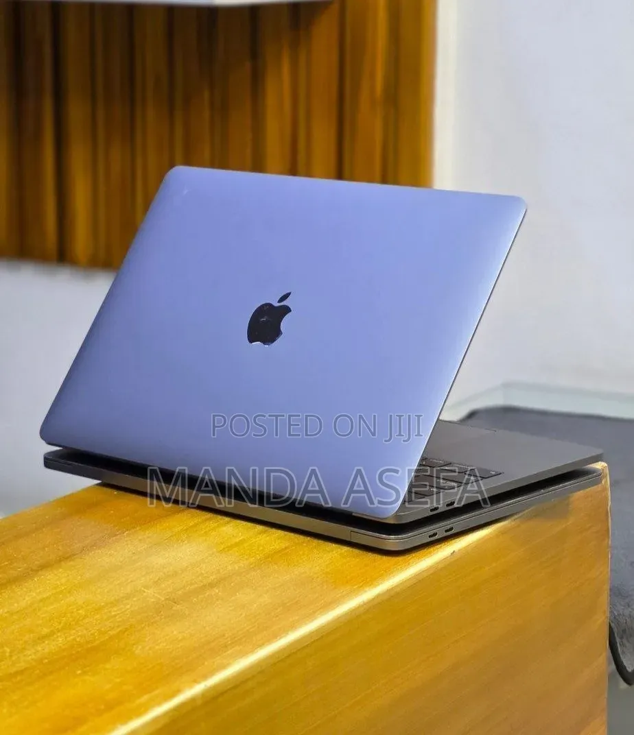 New Laptop Apple MacBook Pro 2019 16GB Intel Core i7 SSD 512GB