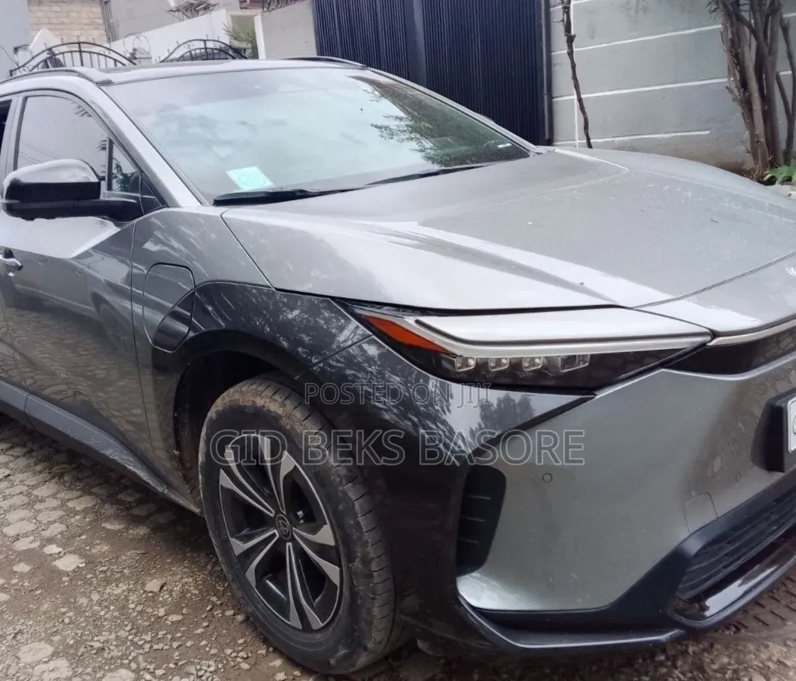 Toyota bZ4X 71.4 kWh FWD 2022 Gray