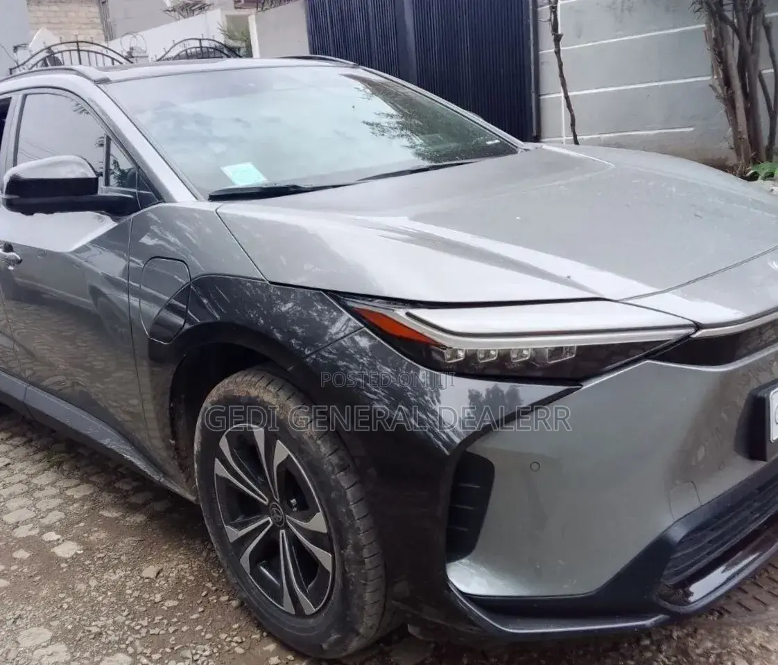 Toyota bZ4X 71.4 kWh FWD 2022 Gray