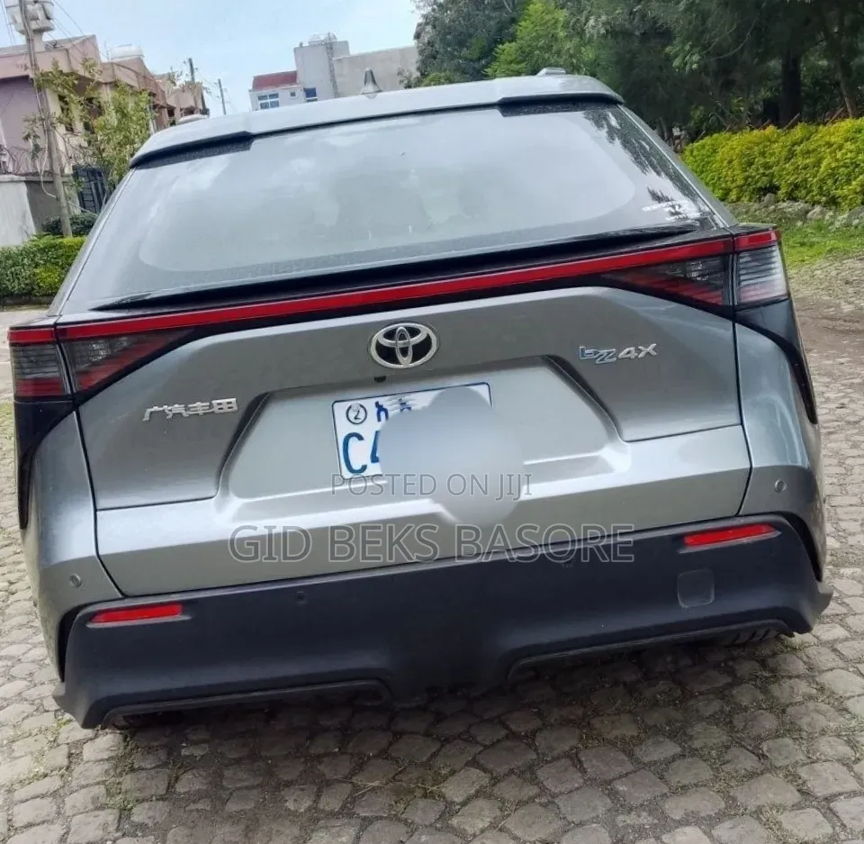 Toyota bZ4X 71.4 kWh FWD 2022 Gray
