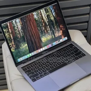 New Laptop Apple MacBook Pro 2019 16GB Intel Core i7 SSD 512GB