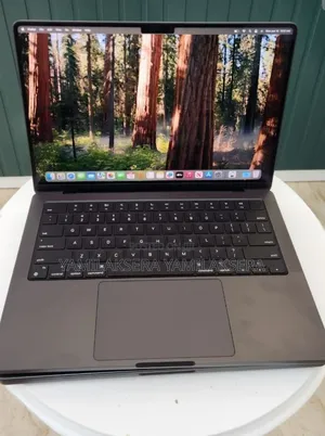 New Laptop Apple MacBook Pro 2023 M3 18GB Apple M3 SSD 512GB
