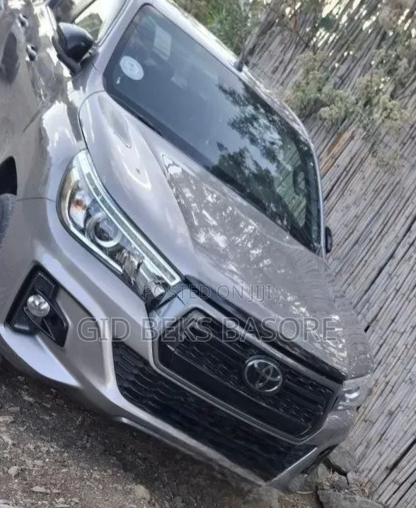 Toyota Hilux Revo Double Cab Deisel 2.8 AWD 2020 Silver