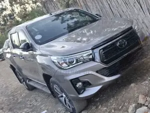 Toyota Hilux Revo Double Cab Deisel 2.8 AWD 2020 Silver