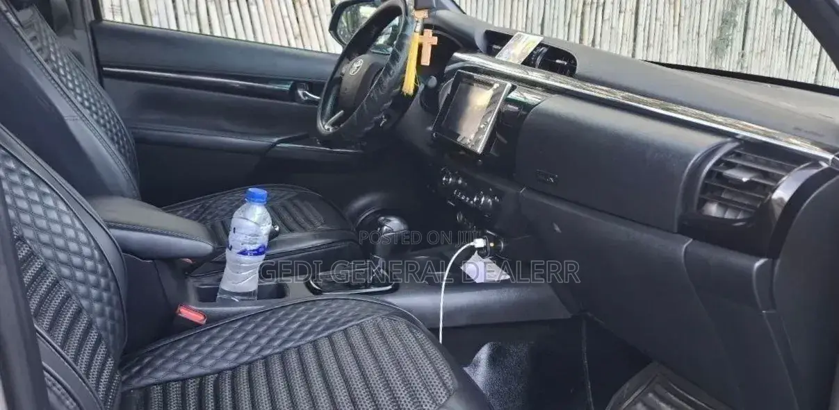Toyota Hilux Revo Double Cab Deisel 2.8 AWD 2020 Silver
