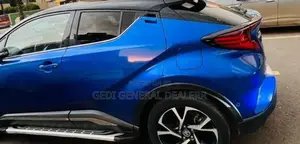 Toyota C-HR 2021 Blue