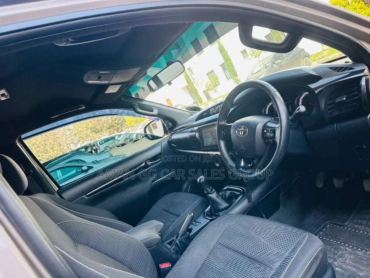 Toyota Hilux 2020 Gray