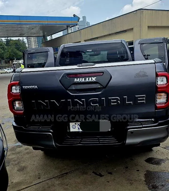 Toyota Hilux 2021 Gray
