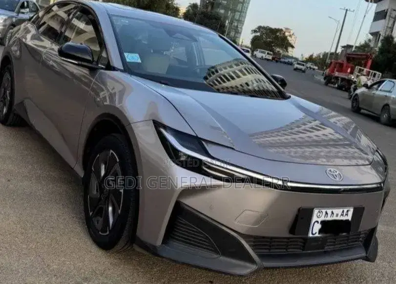 Toyota bZ3 63 kWh FWD 2023 Gray