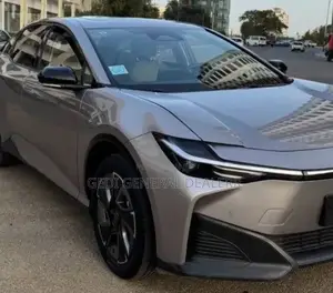 Toyota bZ3 63 kWh FWD 2023 Gray