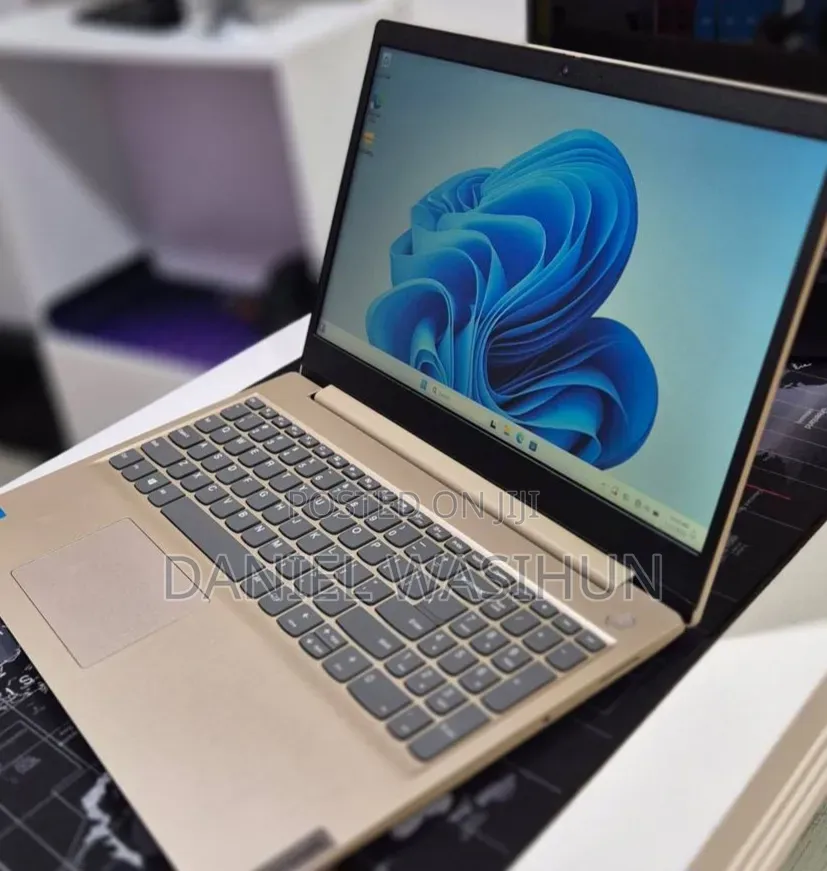 New Laptop Lenovo Ideapad 3 8GB Intel Core i3 SSD 256GB