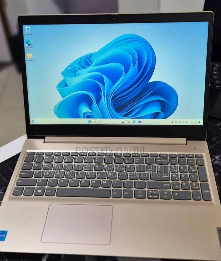 New Laptop Lenovo Ideapad 3 8GB Intel Core i3 SSD 256GB