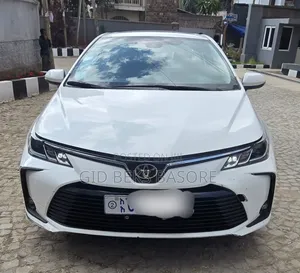 Toyota Corolla 2022 White