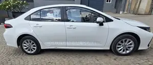 Toyota Corolla 2022 White