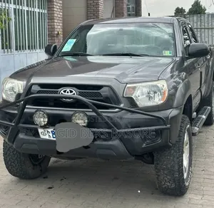 Toyota Tacoma 2014 Gray