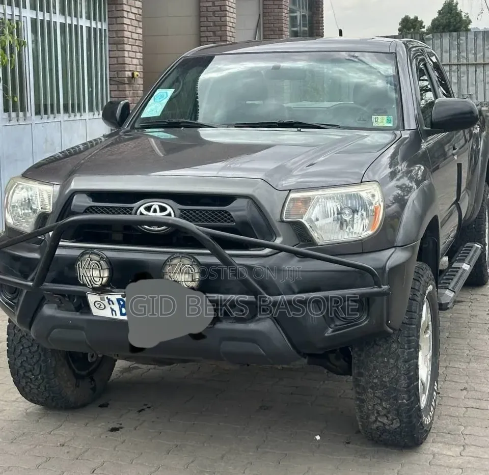 Toyota Tacoma 2014 Gray
