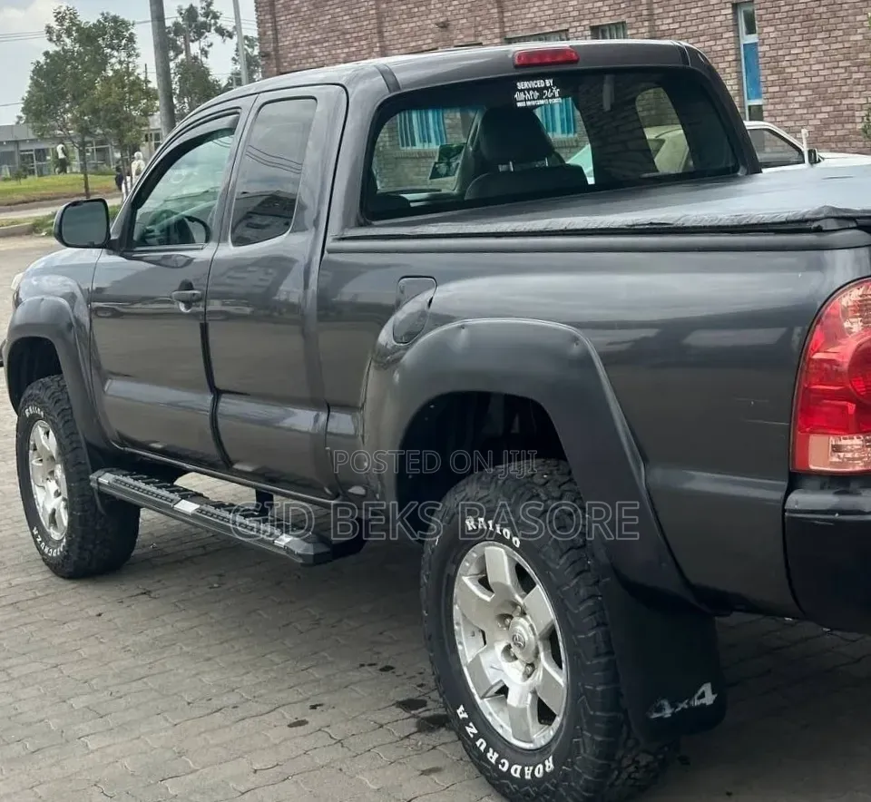 Toyota Tacoma 2014 Gray