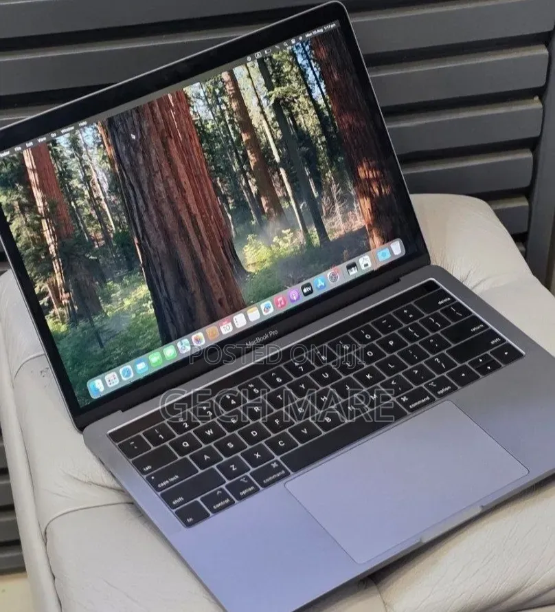 New Laptop Apple MacBook Pro 2019 16GB Intel Core i7 SSD 512GB